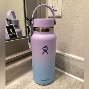 NWT Limited Special Edition Hydro Flask 32oz Aurora
